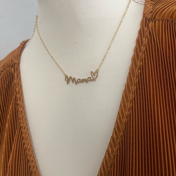 Jewelry - NWT Gold “Mama”Pendant Necklace